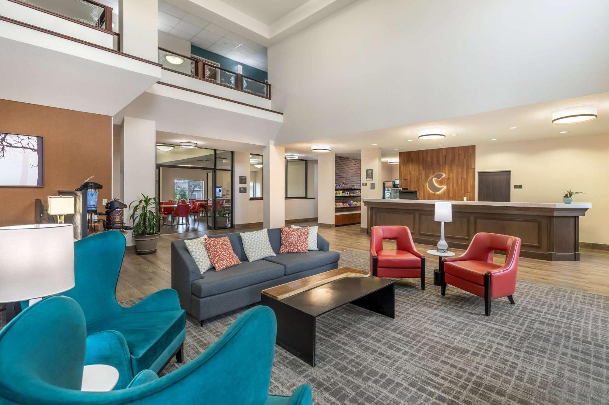 Comfort Suites Redmond Airport Exterior foto